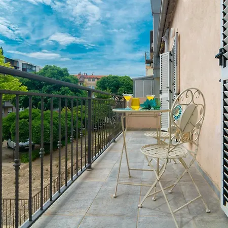 Little World Σπλιτ